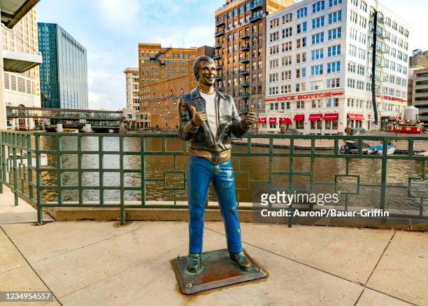 Bronze Fonz on the river (Getty images)