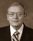 Kenneth J. Waliszewski, D.D.S., Dent ’71, Grad ’74