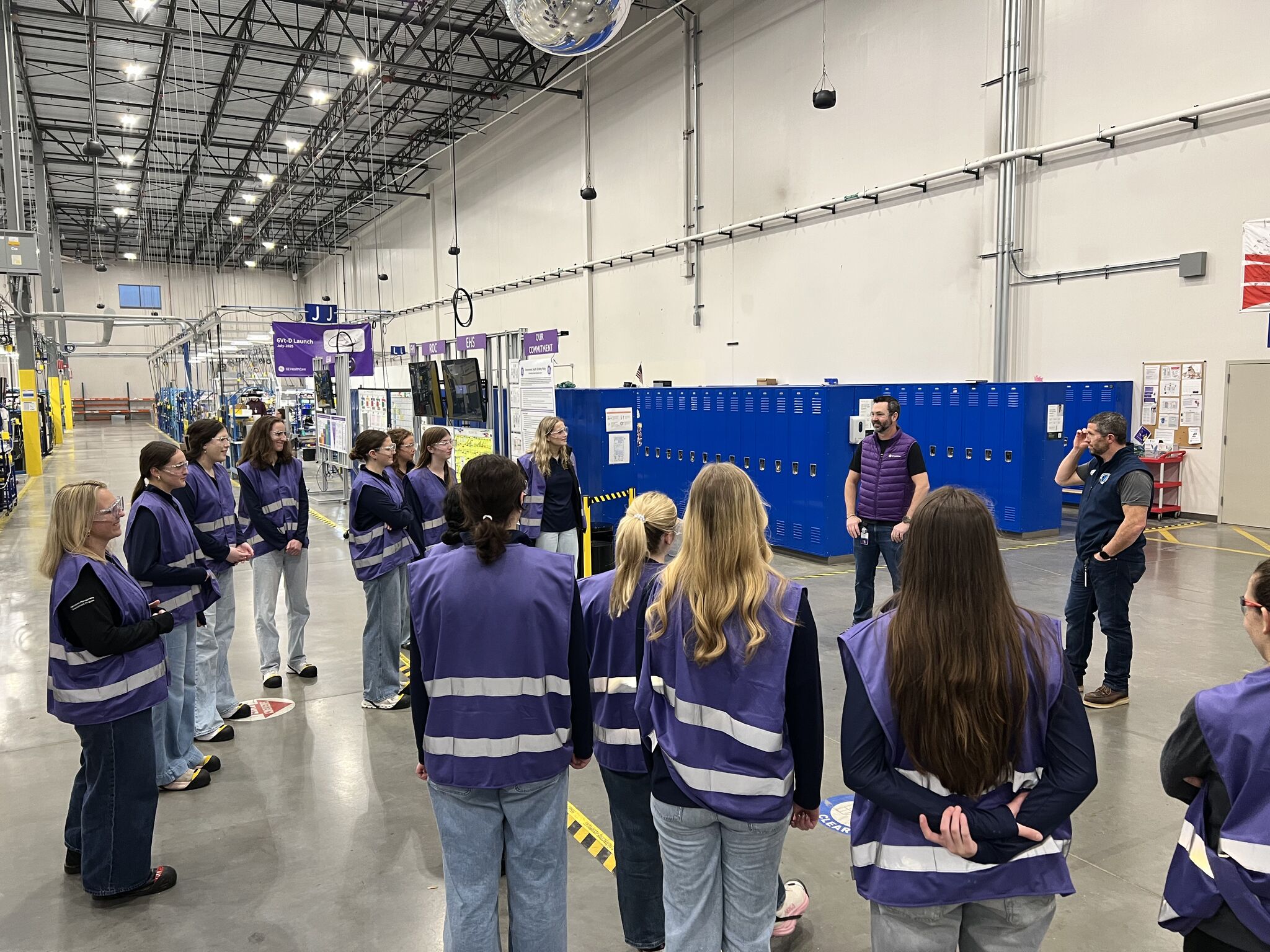 supply chain students tour industry partner