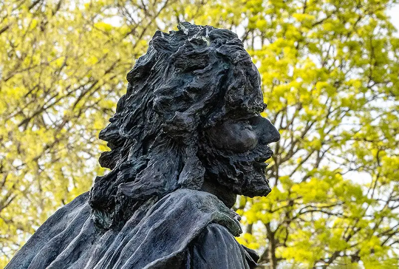 Father Marquette statue