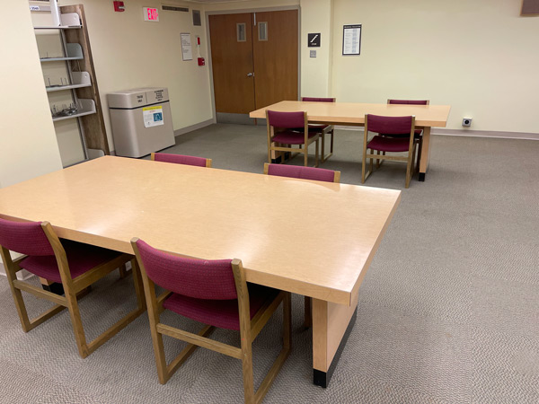 Image of large study tables in Memorial Library