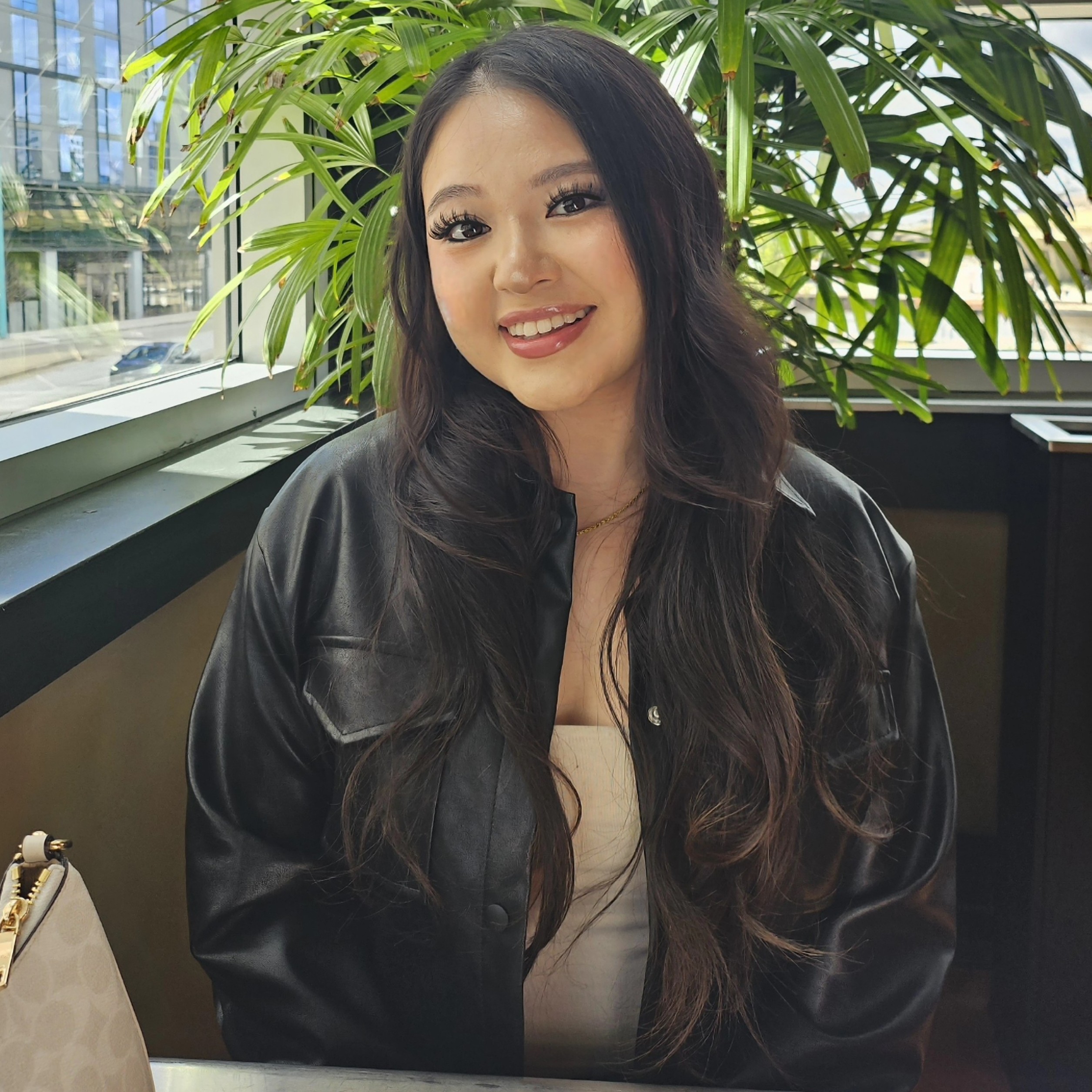 Glorie Moua