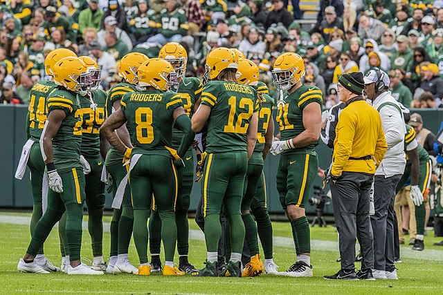 Green Bay Packers huddle (All-Pro Reels Photography)