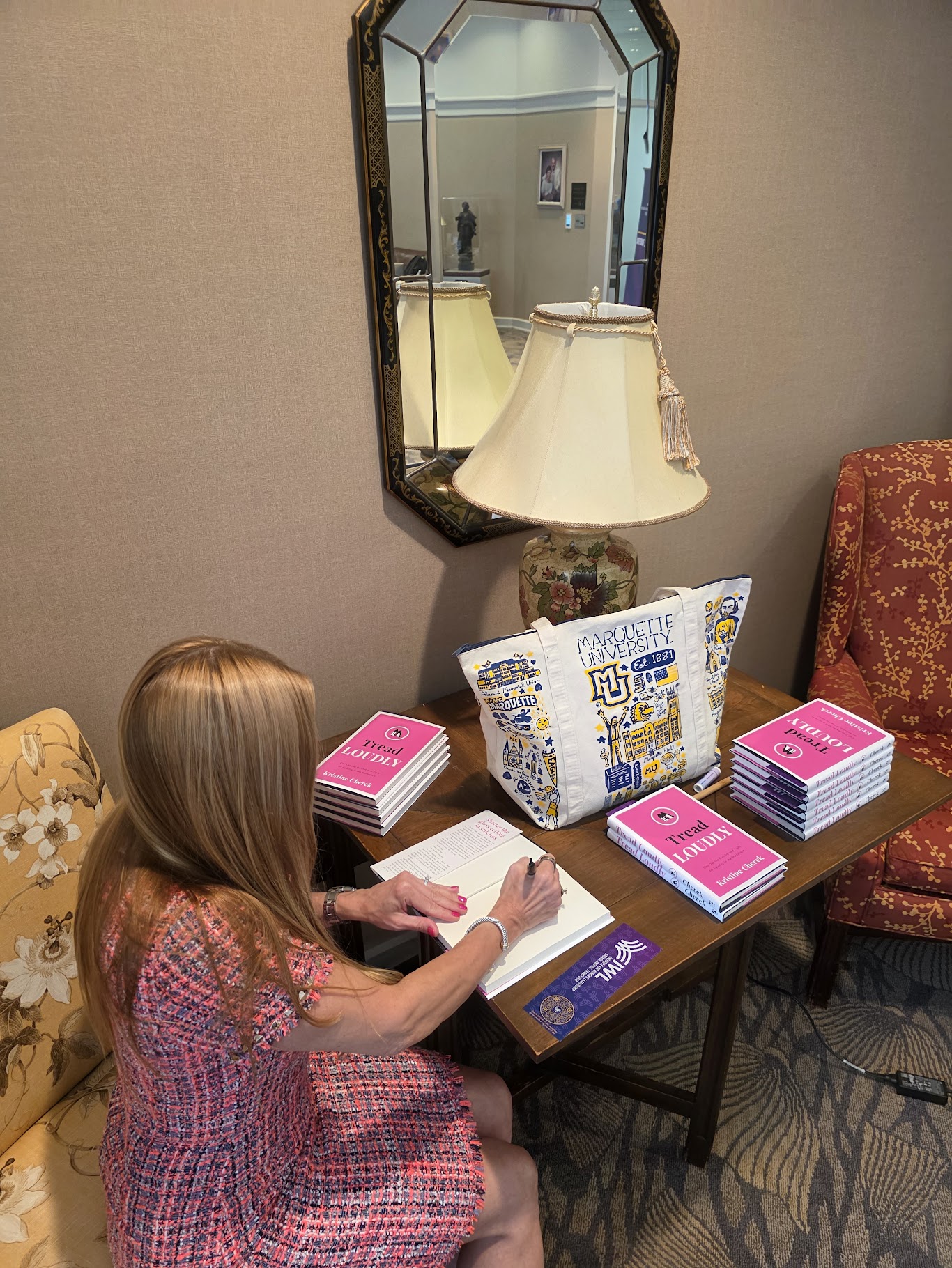 Kristine.Cherek.signing.books