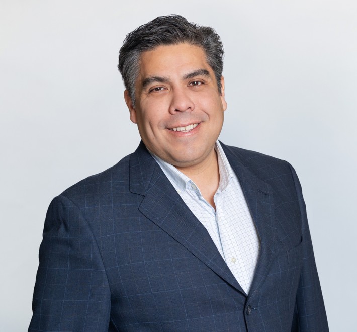 headshot of Manny Lara